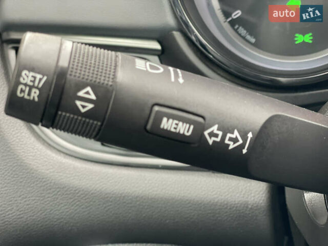 Серый Опель Zafira Tourer, объемом двигателя 2 л и пробегом 195 тыс. км за 11555 $, фото 33 на Automoto.ua