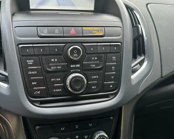 Серый Опель Zafira Tourer, объемом двигателя 2 л и пробегом 219 тыс. км за 10470 $, фото 50 на Automoto.ua