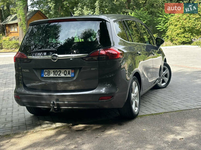 Серый Опель Zafira Tourer, объемом двигателя 2 л и пробегом 219 тыс. км за 10470 $, фото 59 на Automoto.ua