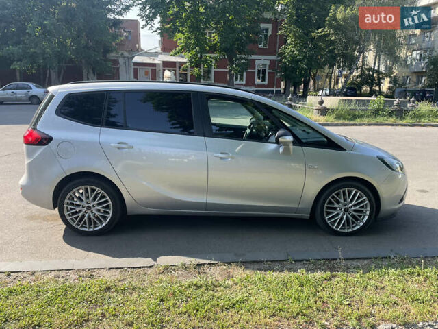 Опель Zafira Tourer 2012 в Полтаве на Automoto.ua Серый Опель Zafira Tourer, объемом двигателя 2 л и пробегом 208 тыс. км за 9800 $, фото 12 на Automoto.ua