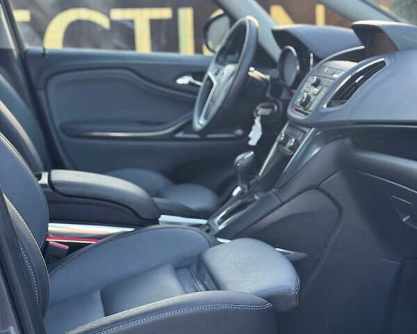 Серый Опель Zafira Tourer, объемом двигателя 2 л и пробегом 240 тыс. км за 11690 $, фото 39 на Automoto.ua