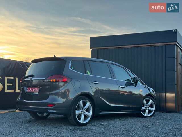 Серый Опель Zafira Tourer, объемом двигателя 2 л и пробегом 240 тыс. км за 11690 $, фото 27 на Automoto.ua