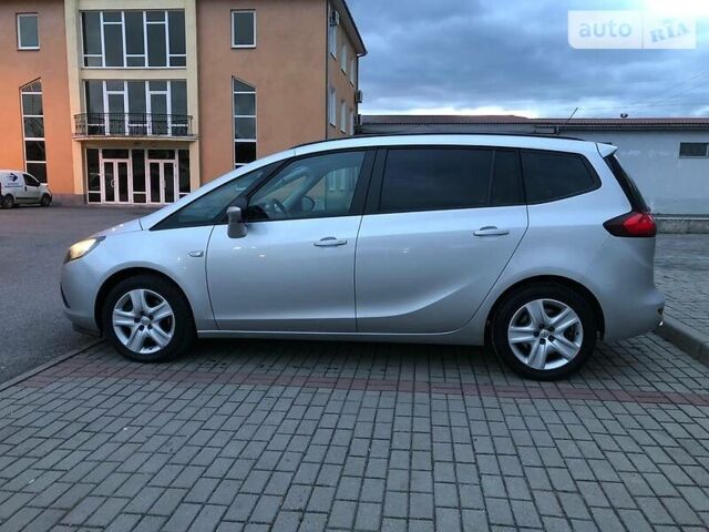 Сірий Опель Zafira Tourer, об'ємом двигуна 2 л та пробігом 268 тис. км за 9500 $, фото 1 на Automoto.ua