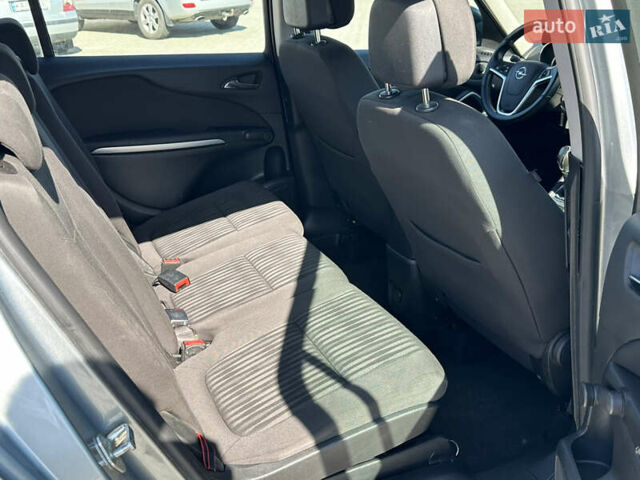 Серый Опель Zafira Tourer, объемом двигателя 2 л и пробегом 227 тыс. км за 8399 $, фото 17 на Automoto.ua