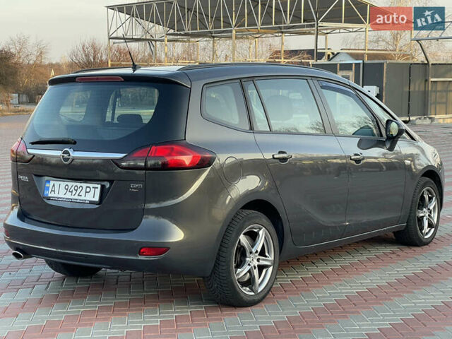 Серый Опель Zafira Tourer, объемом двигателя 2 л и пробегом 219 тыс. км за 8999 $, фото 8 на Automoto.ua