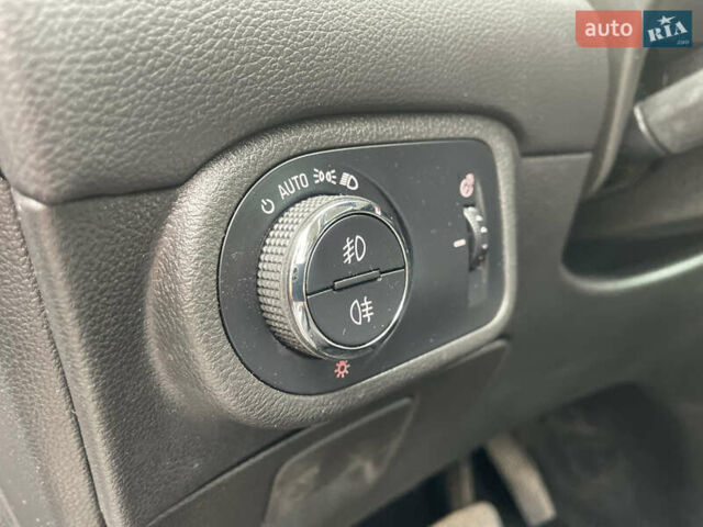 Серый Опель Zafira Tourer, объемом двигателя 2 л и пробегом 195 тыс. км за 11555 $, фото 36 на Automoto.ua