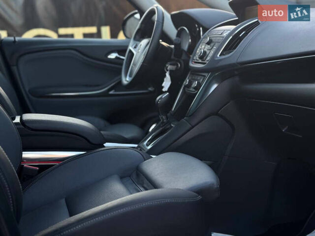Серый Опель Zafira Tourer, объемом двигателя 2 л и пробегом 240 тыс. км за 11690 $, фото 41 на Automoto.ua