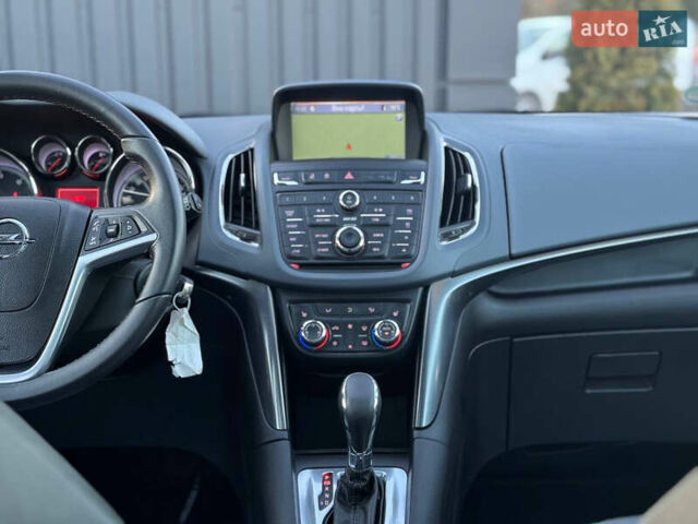 Серый Опель Zafira Tourer, объемом двигателя 2 л и пробегом 240 тыс. км за 11690 $, фото 47 на Automoto.ua