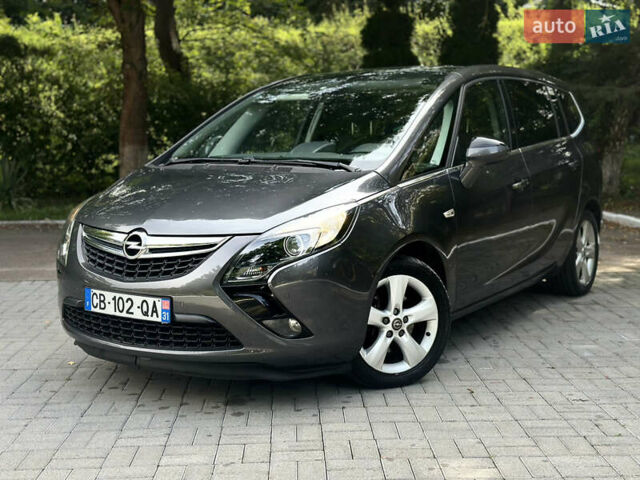 Серый Опель Zafira Tourer, объемом двигателя 2 л и пробегом 219 тыс. км за 10470 $, фото 6 на Automoto.ua