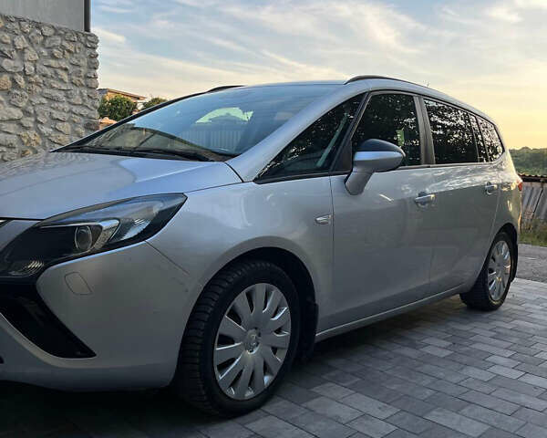 Серый Опель Zafira Tourer, объемом двигателя 2 л и пробегом 132 тыс. км за 10400 $, фото 13 на Automoto.ua