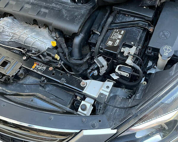 Серый Опель Zafira Tourer, объемом двигателя 2 л и пробегом 132 тыс. км за 10400 $, фото 2 на Automoto.ua