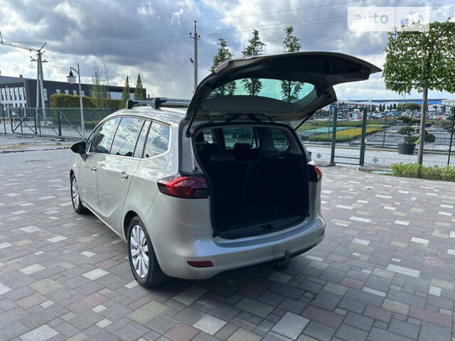 Сірий Опель Zafira Tourer, об'ємом двигуна 0 л та пробігом 180 тис. км за 10800 $, фото 15 на Automoto.ua