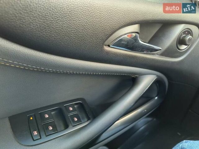 Опель Zafira Tourer 2013 у Рівному на Automoto.ua Сірий Опель Zafira Tourer, об'ємом двигуна 1.6 л та пробігом 279 тис. км за 8800 $, фото 44 на Automoto.ua