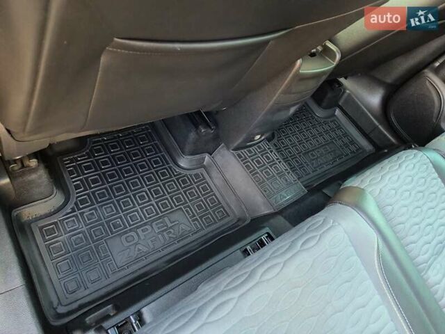 Опель Zafira Tourer 2013 у Рівному на Automoto.ua Сірий Опель Zafira Tourer, об'ємом двигуна 1.6 л та пробігом 279 тис. км за 8800 $, фото 22 на Automoto.ua