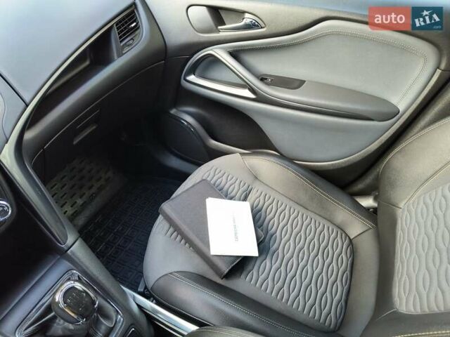 Опель Zafira Tourer 2013 у Рівному на Automoto.ua Сірий Опель Zafira Tourer, об'ємом двигуна 1.6 л та пробігом 279 тис. км за 8800 $, фото 14 на Automoto.ua