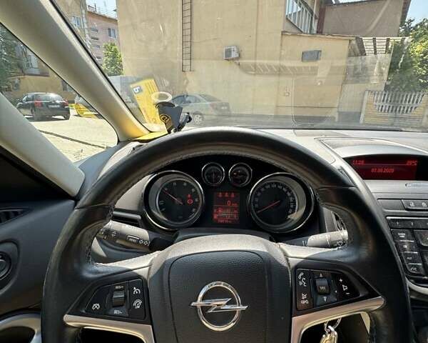 Серый Опель Zafira Tourer, объемом двигателя 1.96 л и пробегом 300 тыс. км за 8700 $, фото 13 на Automoto.ua