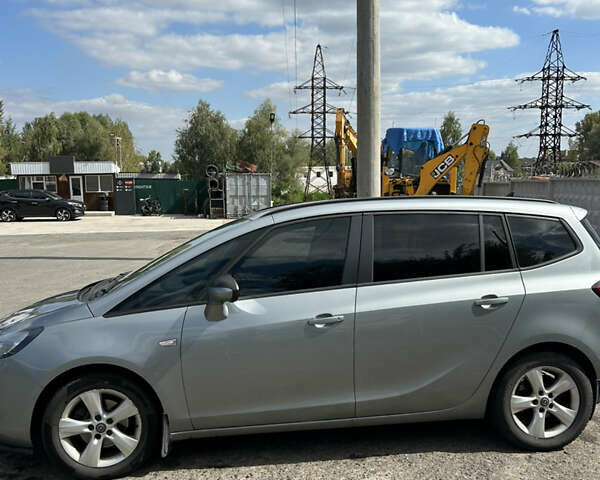 Сірий Опель Zafira Tourer, об'ємом двигуна 1.6 л та пробігом 238 тис. км за 8800 $, фото 5 на Automoto.ua