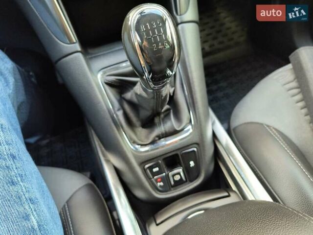 Опель Zafira Tourer 2013 у Рівному на Automoto.ua Сірий Опель Zafira Tourer, об'ємом двигуна 1.6 л та пробігом 279 тис. км за 8800 $, фото 15 на Automoto.ua