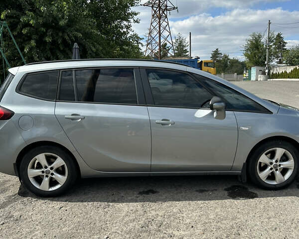 Сірий Опель Zafira Tourer, об'ємом двигуна 1.6 л та пробігом 238 тис. км за 8800 $, фото 9 на Automoto.ua