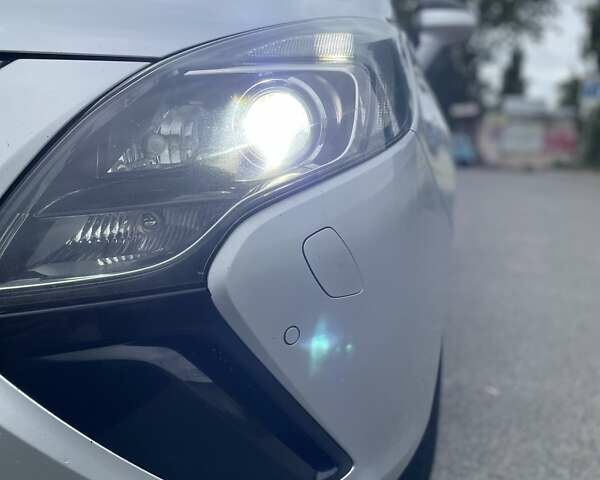 Опель Zafira Tourer 2014 у Дніпро (Дніпропетровську) на Automoto.ua Сірий Опель Zafira Tourer, об'ємом двигуна 2 л та пробігом 180 тис. км за 9300 $, фото 3 на Automoto.ua