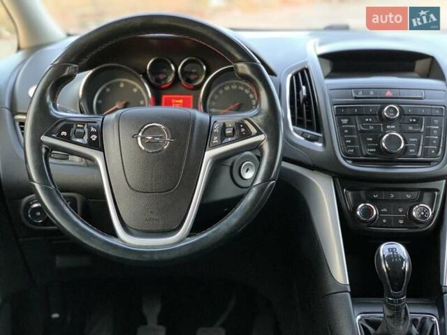 Опель Zafira Tourer 2014 у Дніпро (Дніпропетровську) на Automoto.ua Сірий Опель Zafira Tourer, об'ємом двигуна 2 л та пробігом 180 тис. км за 9300 $, фото 6 на Automoto.ua