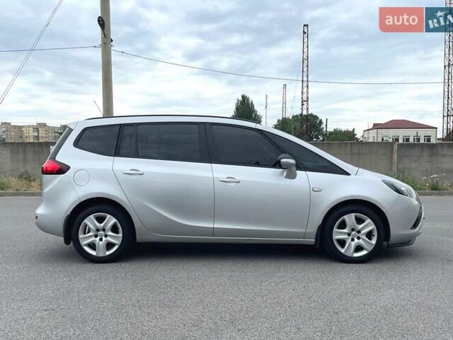 Опель Zafira Tourer 2014 у Дніпро (Дніпропетровську) на Automoto.ua Сірий Опель Zafira Tourer, об'ємом двигуна 2 л та пробігом 180 тис. км за 9300 $, фото 25 на Automoto.ua