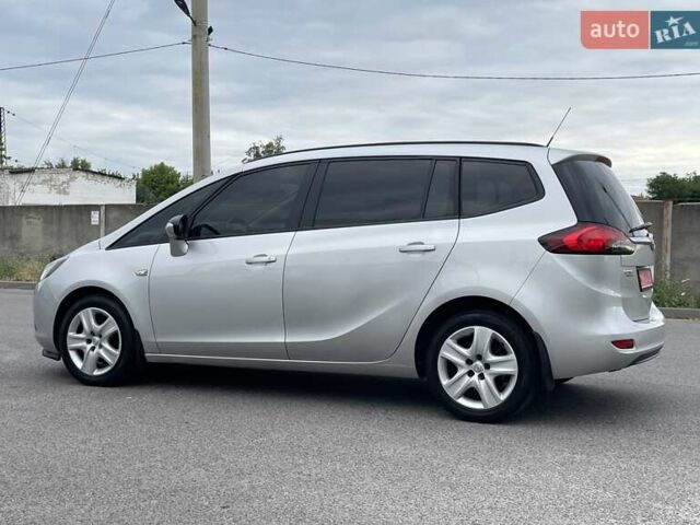 Опель Zafira Tourer 2014 у Дніпро (Дніпропетровську) на Automoto.ua Сірий Опель Zafira Tourer, об'ємом двигуна 2 л та пробігом 180 тис. км за 9300 $, фото 5 на Automoto.ua