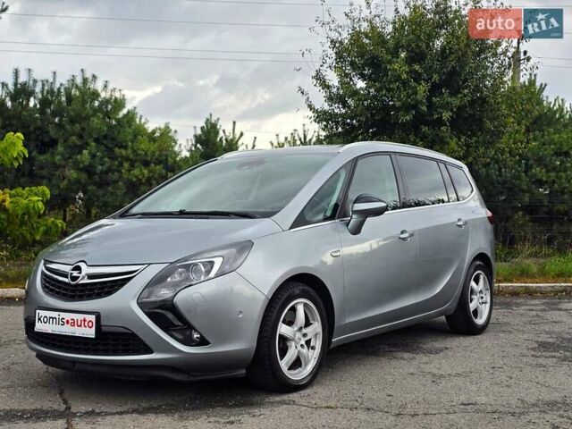 Серый Опель Zafira Tourer, объемом двигателя 2 л и пробегом 261 тыс. км за 10499 $, фото 8 на Automoto.ua