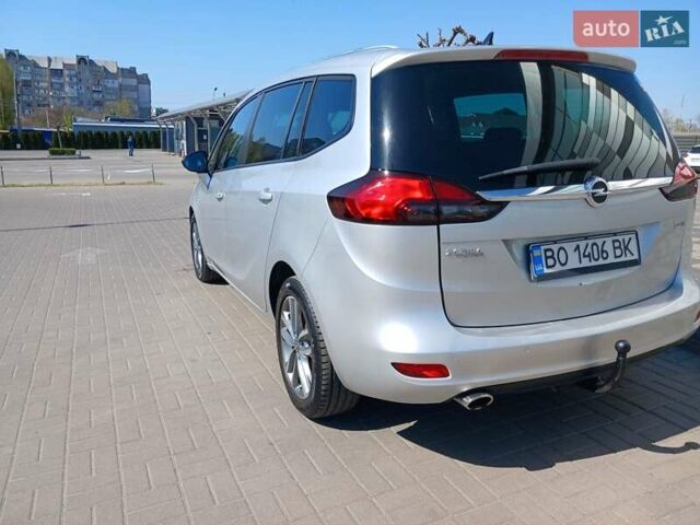 Серый Опель Zafira Tourer, объемом двигателя 1.96 л и пробегом 187 тыс. км за 9999 $, фото 6 на Automoto.ua