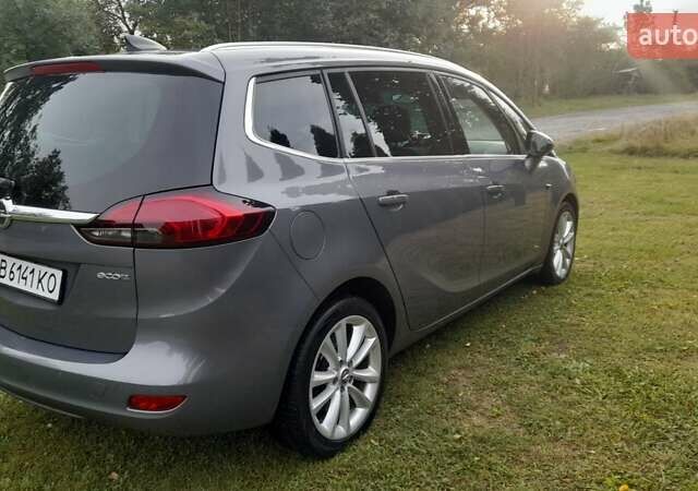 Серый Опель Zafira Tourer, объемом двигателя 2 л и пробегом 193 тыс. км за 11200 $, фото 7 на Automoto.ua