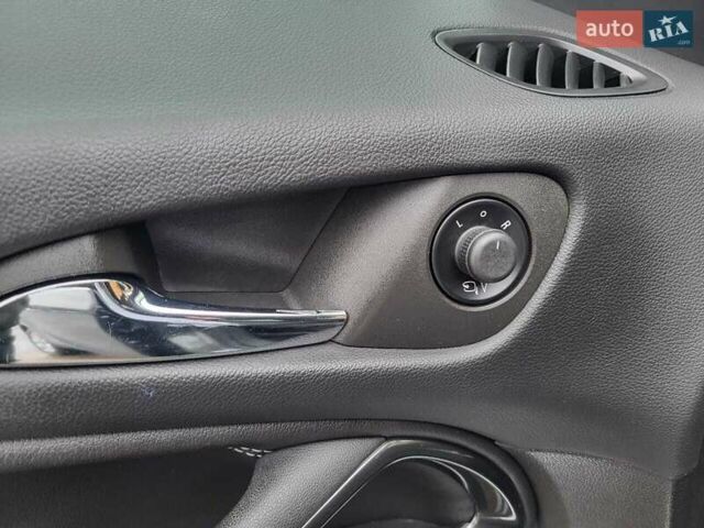 Сірий Опель Zafira Tourer, об'ємом двигуна 1.6 л та пробігом 186 тис. км за 10500 $, фото 13 на Automoto.ua