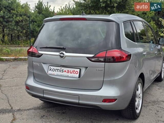 Серый Опель Zafira Tourer, объемом двигателя 2 л и пробегом 261 тыс. км за 10499 $, фото 21 на Automoto.ua
