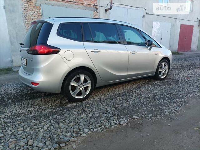 Серый Опель Zafira Tourer, объемом двигателя 2 л и пробегом 270 тыс. км за 11200 $, фото 5 на Automoto.ua