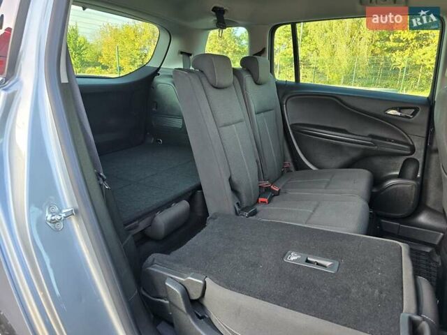 Серый Опель Zafira Tourer, объемом двигателя 2 л и пробегом 261 тыс. км за 10499 $, фото 67 на Automoto.ua