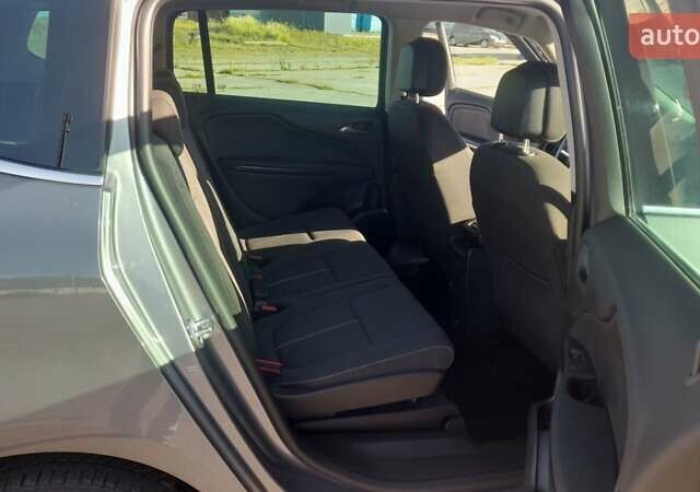 Серый Опель Zafira Tourer, объемом двигателя 2 л и пробегом 193 тыс. км за 11200 $, фото 12 на Automoto.ua