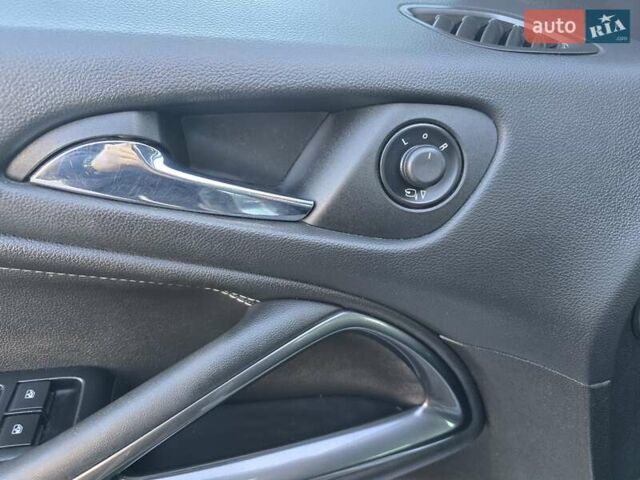 Серый Опель Zafira Tourer, объемом двигателя 2 л и пробегом 261 тыс. км за 10499 $, фото 25 на Automoto.ua