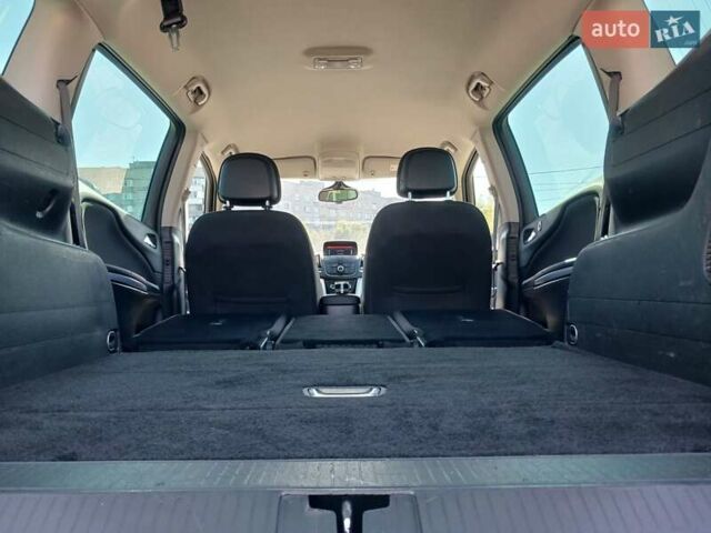 Серый Опель Zafira Tourer, объемом двигателя 1.96 л и пробегом 187 тыс. км за 9999 $, фото 10 на Automoto.ua