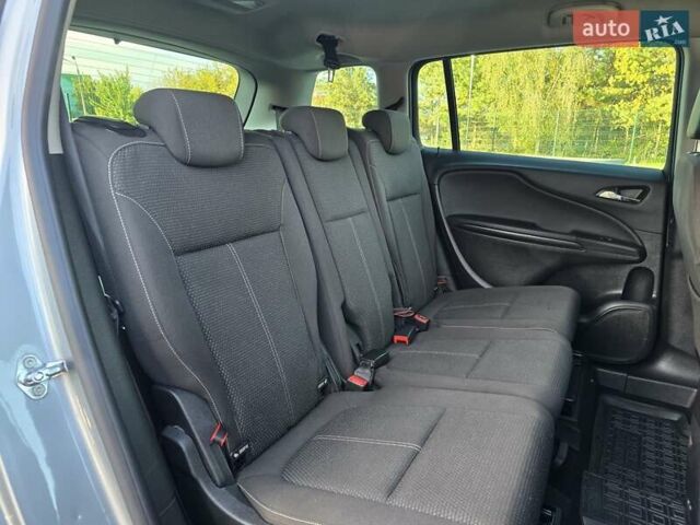 Серый Опель Zafira Tourer, объемом двигателя 2 л и пробегом 261 тыс. км за 10499 $, фото 65 на Automoto.ua