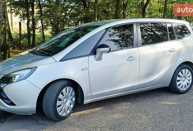 Серый Опель Zafira Tourer, объемом двигателя 2 л и пробегом 201 тыс. км за 11850 $, фото 11 на Automoto.ua