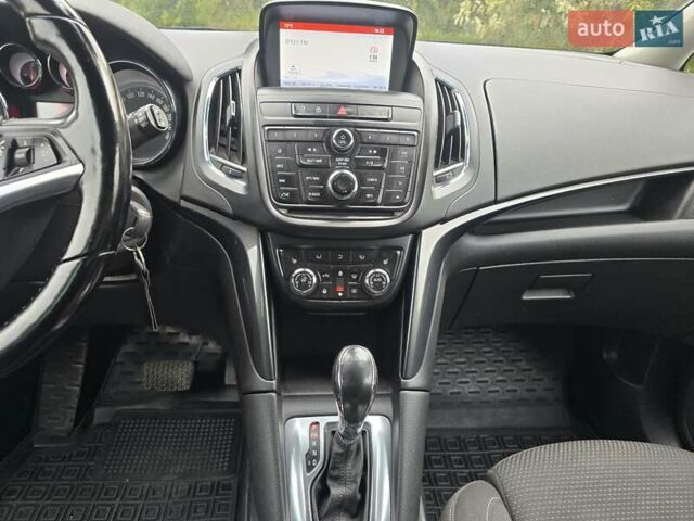 Серый Опель Zafira Tourer, объемом двигателя 2 л и пробегом 261 тыс. км за 10499 $, фото 28 на Automoto.ua