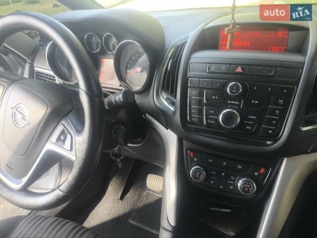 Серый Опель Zafira Tourer, объемом двигателя 2 л и пробегом 201 тыс. км за 11850 $, фото 26 на Automoto.ua
