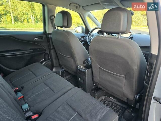 Серый Опель Zafira Tourer, объемом двигателя 2 л и пробегом 261 тыс. км за 10499 $, фото 64 на Automoto.ua