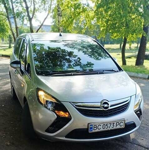 Серый Опель Zafira Tourer, объемом двигателя 2 л и пробегом 201 тыс. км за 11850 $, фото 2 на Automoto.ua
