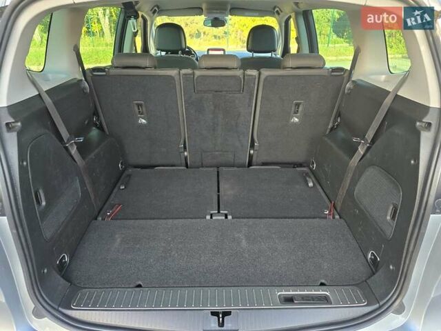Серый Опель Zafira Tourer, объемом двигателя 2 л и пробегом 261 тыс. км за 10499 $, фото 70 на Automoto.ua
