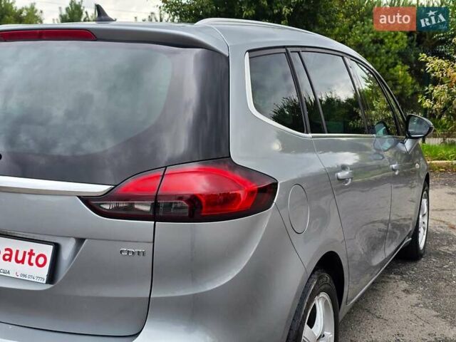 Серый Опель Zafira Tourer, объемом двигателя 2 л и пробегом 261 тыс. км за 10499 $, фото 19 на Automoto.ua
