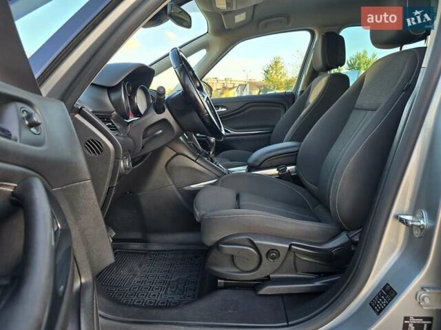 Серый Опель Zafira Tourer, объемом двигателя 2 л и пробегом 261 тыс. км за 10499 $, фото 26 на Automoto.ua