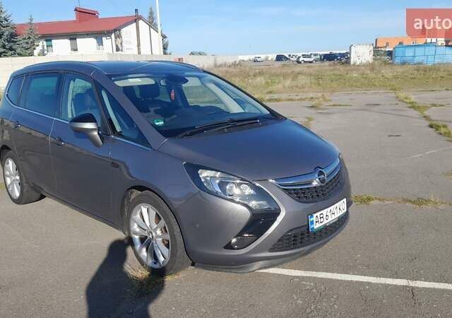 Серый Опель Zafira Tourer, объемом двигателя 2 л и пробегом 193 тыс. км за 11200 $, фото 11 на Automoto.ua
