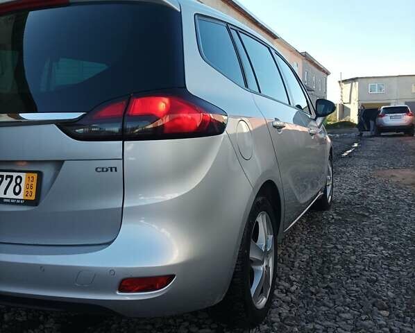 Серый Опель Zafira Tourer, объемом двигателя 2 л и пробегом 270 тыс. км за 11200 $, фото 15 на Automoto.ua