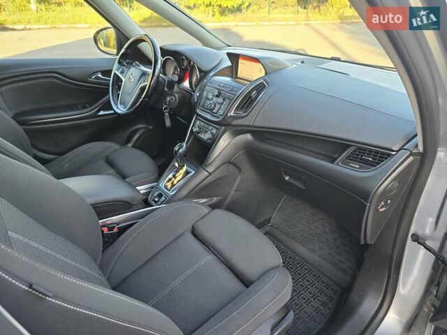 Серый Опель Zafira Tourer, объемом двигателя 2 л и пробегом 261 тыс. км за 10499 $, фото 56 на Automoto.ua