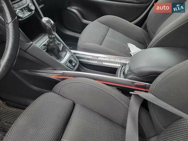 Сірий Опель Zafira Tourer, об'ємом двигуна 1.6 л та пробігом 186 тис. км за 10500 $, фото 6 на Automoto.ua